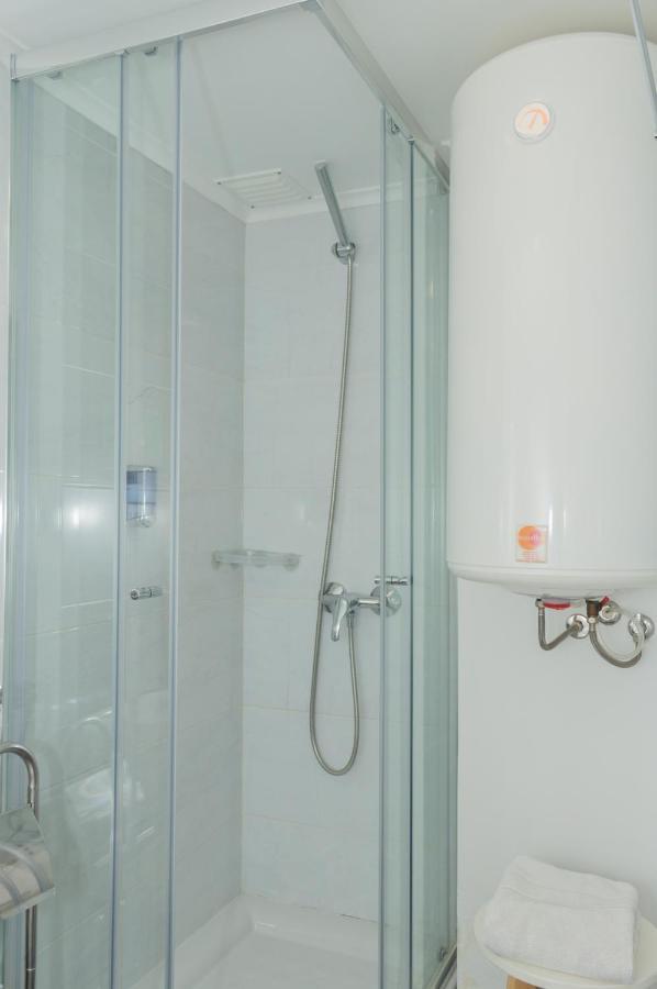 Apartment Indigo Moon's Secret Sanctuary In Alfama Lisbon